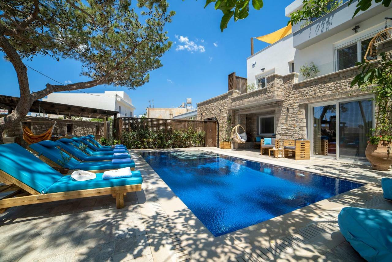 Paradisos luxury villas next to beach Koutsourás Exterior foto